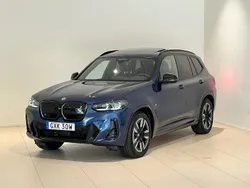 Blå Begagnad 2024 BMW iX3 M Sport SUV | 599 000 kr (Marknadspris)