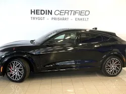 Svart (black) Begagnad 2023 Ford Mustang Mach-E GT SUV | 599 900 kr (Superpris)