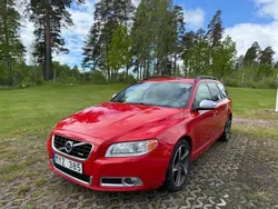 Röd Begagnad 2012 Volvo V70 R-Design Kombi | 159 900 kr (Dyr)