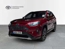 Röd (rödmetallic) Begagnad 2022 Toyota RAV4 Hybrid Active SUV | 384 900 kr (Bra pris)