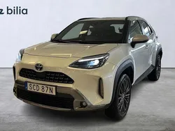 Vit Begagnad 2023 Toyota Yaris Cross Plus SUV | 319 900 kr (Lite dyr)