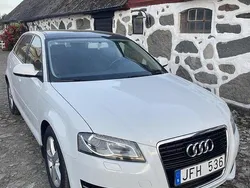 Vit Begagnad 2012 Audi A3 Sportback Attraction Halvkombi | 67 000 kr (Marknadspris)