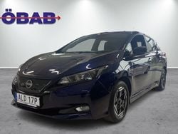 Mörkblå Begagnad 2022 Nissan Leaf Acenta Halvkombi | 199 800 kr (Marknadspris)