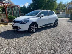 Vit Begagnad 2015 Renault Clio IV Halvkombi | 95 000 kr (Marknadspris)