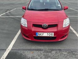 Röd Begagnad 2010 Toyota Auris Halvkombi | 24 900 kr (Bra pris)