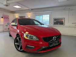 Röd Begagnad 2014 Volvo S60 R-Design Sedan | 139 900 kr (Marknadspris)