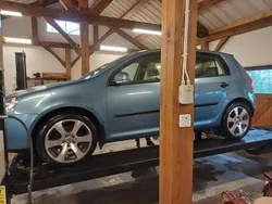 Blå Begagnad 2006 VW Golf V Trendline Halvkombi | 49 000 kr (Lite dyr)