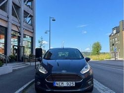 Grå Begagnad 2013 Ford Fiesta Titanium Halvkombi | 57 500 kr (Superpris)