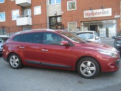 Röd (rödbrun metallic) Begagnad 2011 Renault Mégane GrandTour Kombi | 64 900 kr (Marknadspris)
