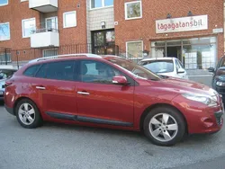 Röd (rödbrun metallic) Begagnad 2011 Renault Mégane GrandTour Kombi | 69 900 kr (Marknadspris)