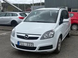 Vit Begagnad 2007 Opel Zafira Minibuss | 37 990 kr