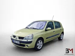 Ljusgrön (grön) Begagnad 2005 Renault Clio II Halvkombi | 19 900 kr (Marknadspris)