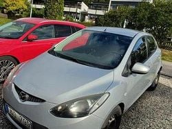 Grå Begagnad 2010 Mazda 2 Halvkombi | 15 000 kr (Superpris)