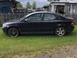 Svart Begagnad 2004 Volvo S40 Sedan | 8 000 kr