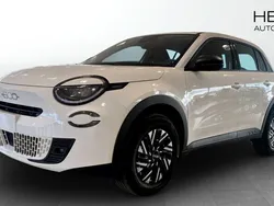 Vit (white) Ny 2024 Fiat 600 Pop Halvkombi | 290 800 kr (Marknadspris)