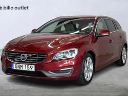 Röd Begagnad 2014 Volvo V60 Summum Kombi | 184 900 kr (Lite dyr)