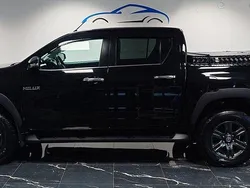 Svart Begagnad 2018 Toyota HiLux Pickup | 329 800 kr (Marknadspris)