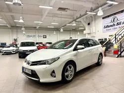 Vit Begagnad 2013 Toyota Auris Touring Sports Active Kombi | 137 800 kr (Lite dyr)
