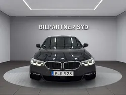 Grå Begagnad 2017 BMW 530 M Sport Sedan | 369 900 kr (Marknadspris)