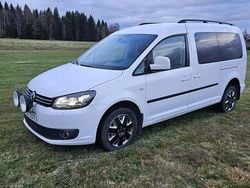 Vit Begagnad 2015 VW Caddy Maxi Life Life Minibuss | 178 000 kr (Superpris)