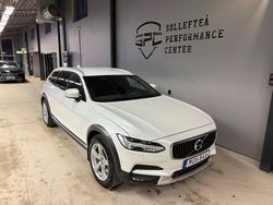 Vit Begagnad 2017 Volvo V90 CC Momentum Kombi | 249 900 kr (Dyr)