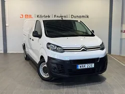 Vit Begagnad 2023 Citroën Jumpy Minibuss | 318 625 kr (Marknadspris)