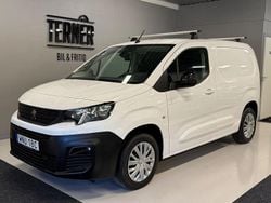 Vit Begagnad 2021 Peugeot Partner Minibuss | 165 000 kr (Marknadspris)
