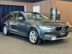 Grå Begagnad 2018 Volvo V90 CC Momentum Kombi | 289 900 kr (Marknadspris)