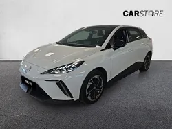 Vit Begagnad 2022 MG MG4 EV Luxury Halvkombi | 274 900 kr