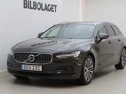 Grå Begagnad 2020 Volvo V90 Momentum Kombi | 324 800 kr (Marknadspris)