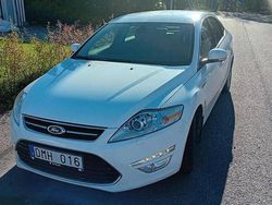 Vit Begagnad 2012 Ford Mondeo Business Edition Halvkombi | 45 000 kr (Marknadspris)