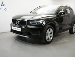 Svart Begagnad 2022 Volvo XC40 Momentum SUV | 289 900 kr (Superpris)