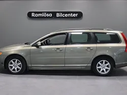 Grön Begagnad 2009 Volvo V70 Momentum Kombi | 49 900 kr (Marknadspris)