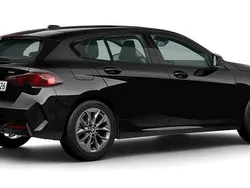 Svart Ny 2025 BMW 120 Shadowline Halvkombi | 390 800 kr