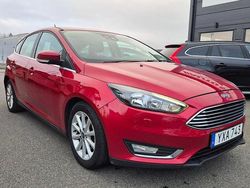 Röd Begagnad 2017 Ford Focus Halvkombi | 79 900 kr (Bra pris)