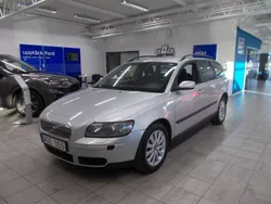 Ljusgrå (silver met) Begagnad 2004 Volvo V50 Kombi | 59 400 kr (Dyr)