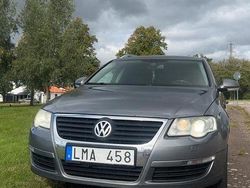 Grå Begagnad 2008 VW Passat Sportline Kombi | 39 900 kr (Marknadspris)