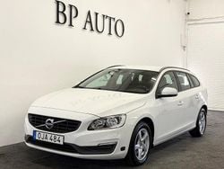 Vit Begagnad 2016 Volvo V60 Kinetic Kombi | 179 900 kr (Marknadspris)