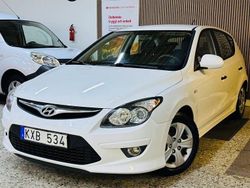 Vit Begagnad 2011 Hyundai i30 Select Halvkombi | 49 900 kr (Marknadspris)