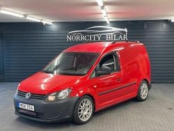 Mörkröd (röd) Begagnad 2015 VW Caddy Minibuss | 69 800 kr (Marknadspris)