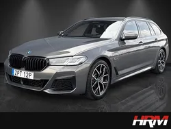 Grå Begagnad 2022 BMW 530e M Sport Kombi | 384 900 kr (Marknadspris)