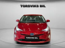 Röd Begagnad 2016 Toyota Prius Halvkombi | 154 900 kr (Marknadspris)