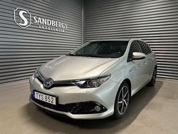 Silver Begagnad 2017 Toyota Auris Hybrid Comfort Halvkombi | 187 500 kr (Marknadspris)