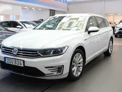 Vit Begagnad 2018 VW Passat GTE Kombi | 179 900 kr (Marknadspris)