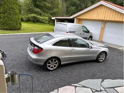 Begagnad 2001 Mercedes 230 Sportkupé | 35 000 kr