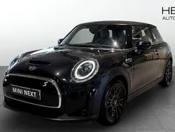 Svart (black) Begagnad 2022 Mini Cooper SE Halvkombi | 208 700 kr (Bra pris)