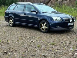 Blå Begagnad 2006 Toyota Avensis Kombi | 30 000 kr (Marknadspris)