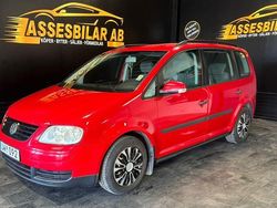 Röd Begagnad 2004 VW Touran Basis Minibuss | 24 900 kr (Lite dyr)