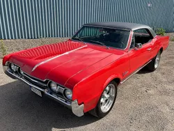 Flerfärgad Begagnad 1967 Oldsmobile Cutlass Sportkupé | 229 000 kr
