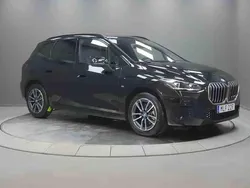 Svart Begagnad 2025 BMW 225 Active Tourer Minibuss | 439 000 kr